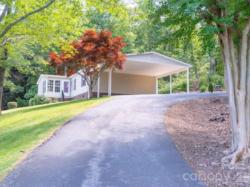 4862 Karen Court, Morganton, NC 28655.  MLS# CAR4392103, YatesRealty ID 31576. 