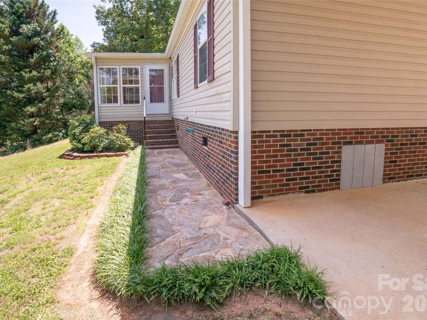 4862 Karen Court, Morganton, NC 28655.  MLS# CAR4392103, YatesRealty ID 31576. 