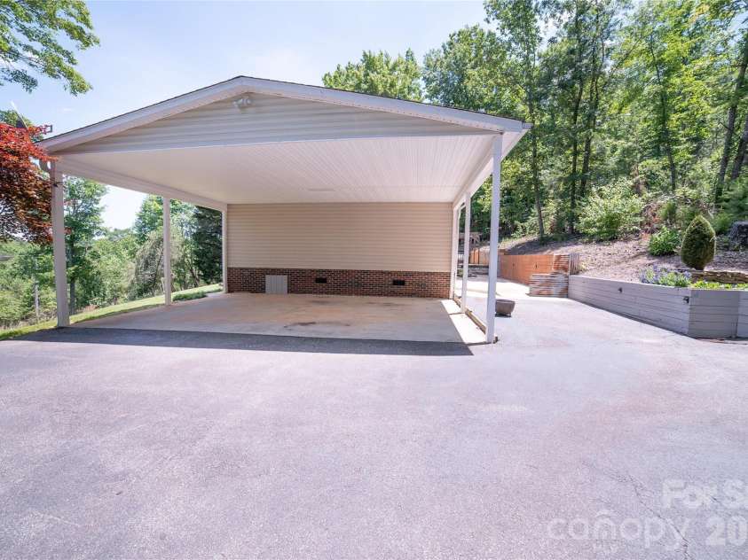 4862 Karen Court, Morganton, NC 28655.  MLS# CAR4392103, YatesRealty ID 31576. 