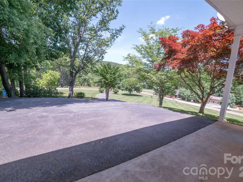 4862 Karen Court, Morganton, NC 28655.  MLS# CAR4392103, YatesRealty ID 31576. 