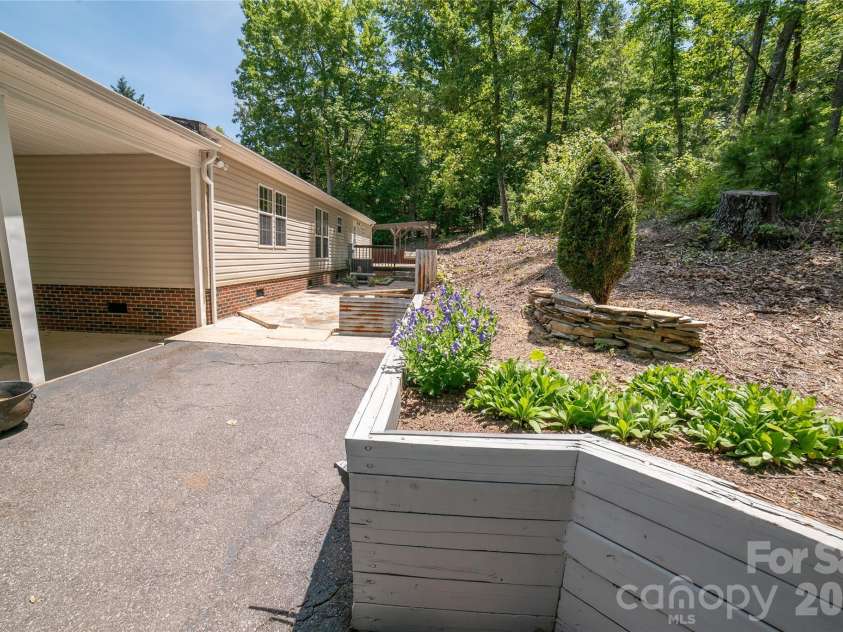 4862 Karen Court, Morganton, NC 28655.  MLS# CAR4392103, YatesRealty ID 31576. 