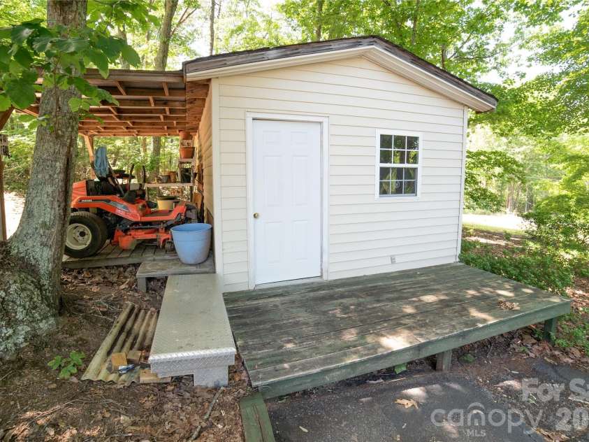 4862 Karen Court, Morganton, NC 28655.  MLS# CAR4392103, YatesRealty ID 31576. 