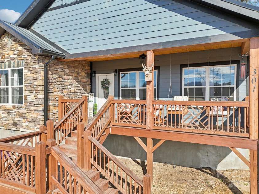 301 Mcginnis Drive, Old Fort, NC 28762.  MLS# CAR4293101, YatesRealty ID 31577. 