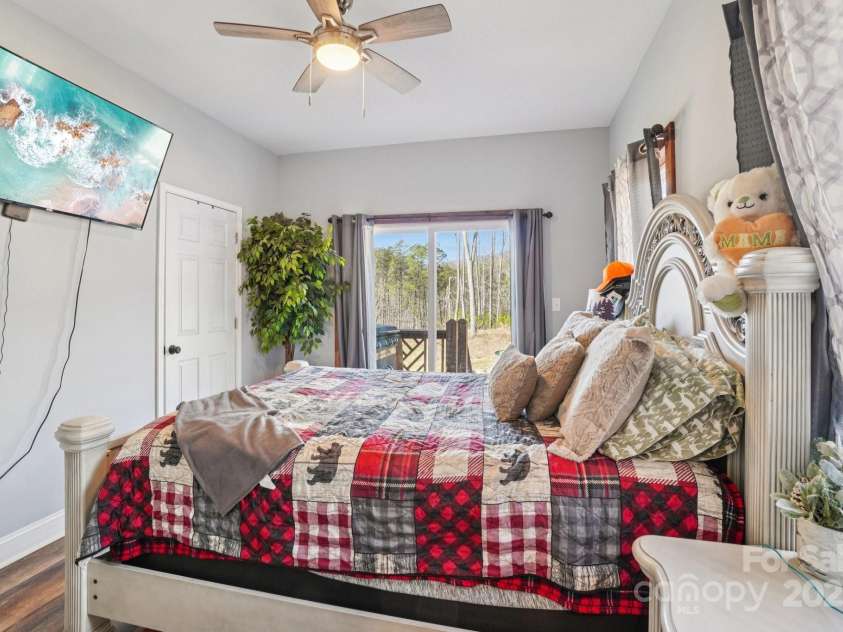 301 Mcginnis Drive, Old Fort, NC 28762.  MLS# CAR4293101, YatesRealty ID 31577. 