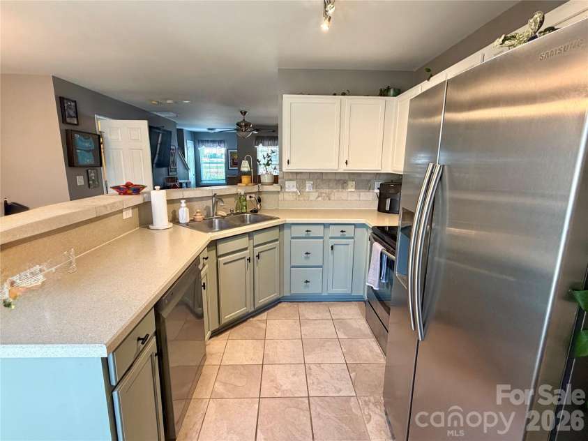10523 Trolley Run Drive, Cornelius, NC 28031.  MLS# CAR4392718, YatesRealty ID 31578. Freshly painted cabinets