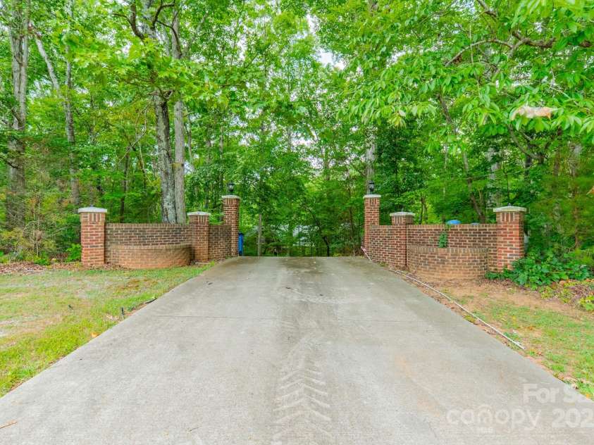 253 Highway 161 None, Clover, SC 29710.  MLS# CAR4279535, YatesRealty ID 31578. 