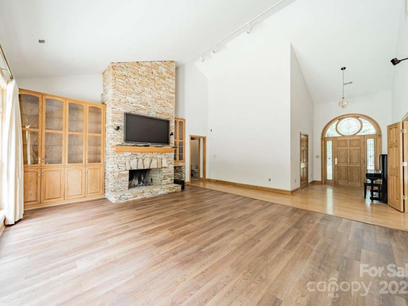 253 Highway 161 None, Clover, SC 29710.  MLS# CAR4279535, YatesRealty ID 31578. 