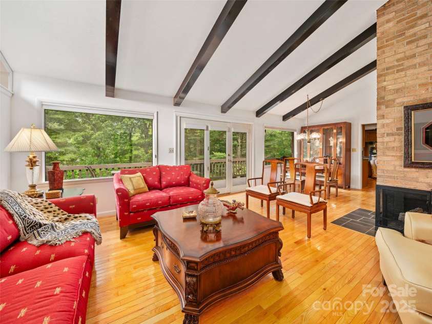 59 Deer Place Road, Spruce Pine, NC 28777.  MLS# CAR4290002, YatesRealty ID 31579. 