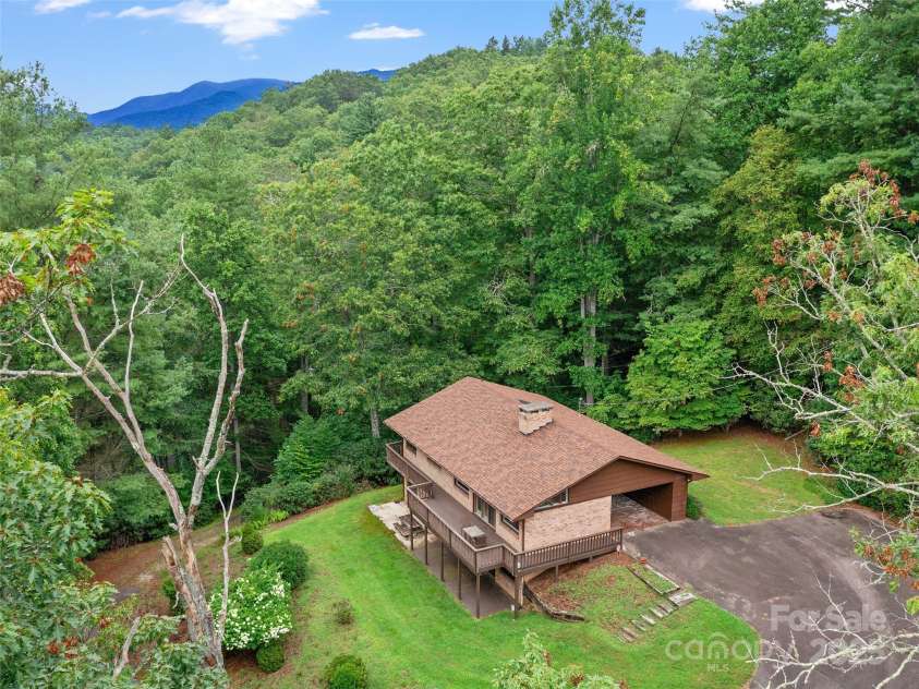 59 Deer Place Road, Spruce Pine, NC 28777.  MLS# CAR4290002, YatesRealty ID 31579. 