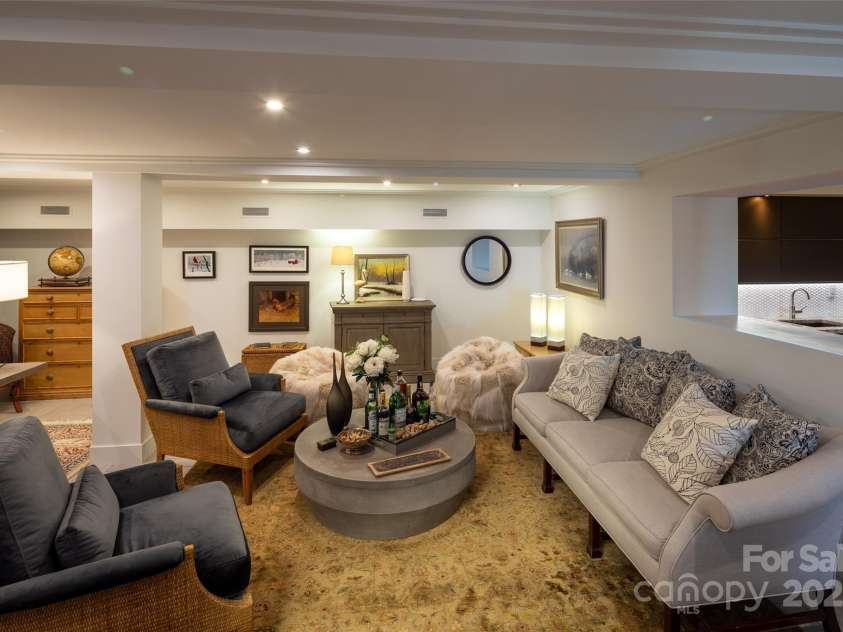 12 Sunset Summit, Asheville, NC 28804.  MLS# CAR4329108, YatesRealty ID 3158. 