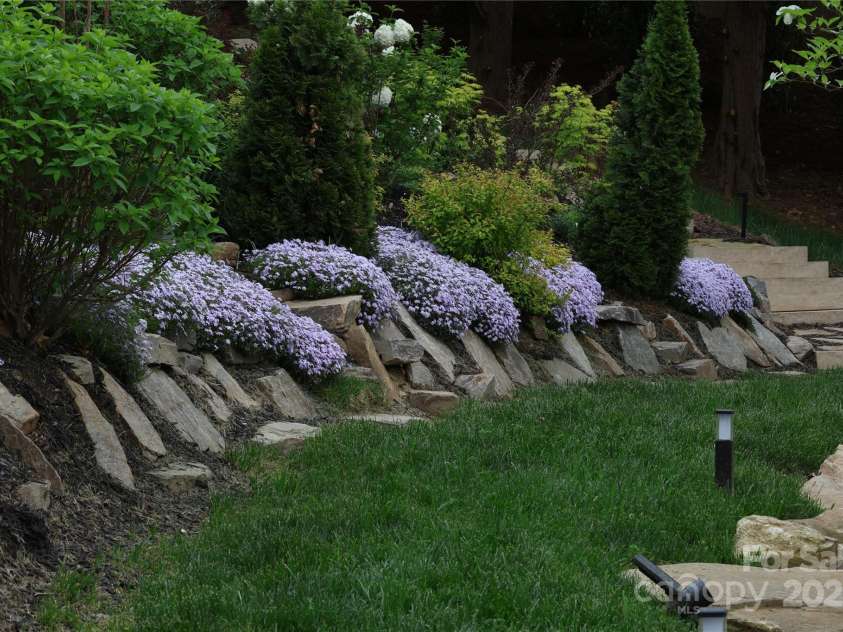 12 Sunset Summit, Asheville, NC 28804.  MLS# CAR4329108, YatesRealty ID 3158. 