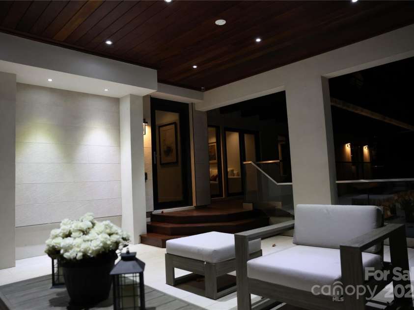 12 Sunset Summit, Asheville, NC 28804.  MLS# CAR4329108, YatesRealty ID 3158. 