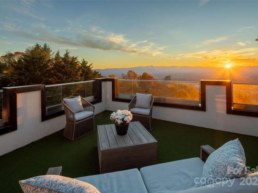 12 Sunset Summit, Asheville, NC 28804.  MLS# CAR4329108, YatesRealty ID 3158. Paradise found