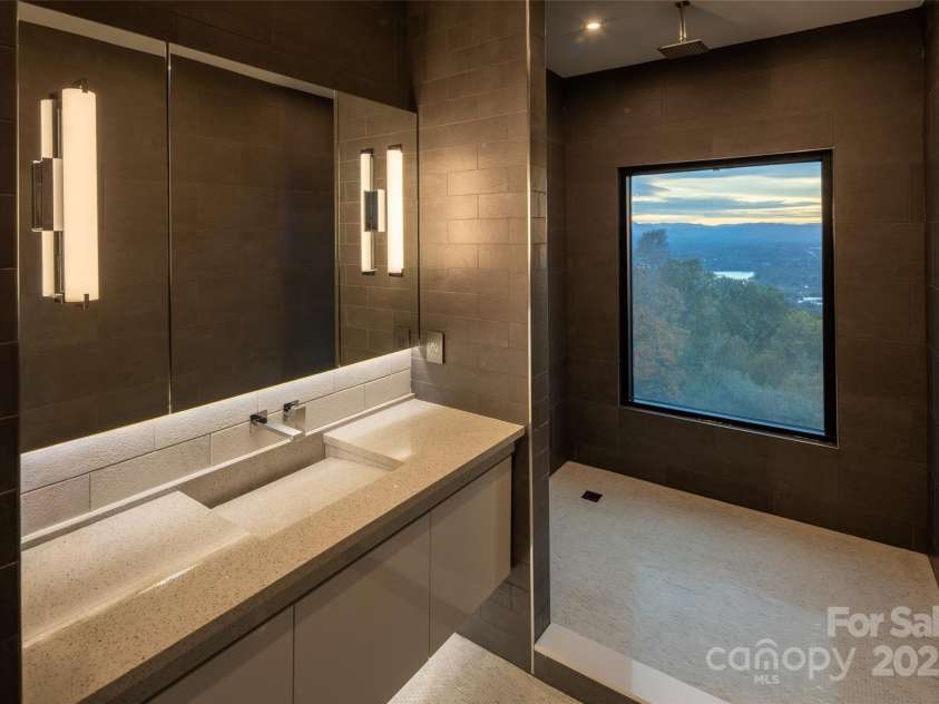 12 Sunset Summit, Asheville, NC 28804.  MLS# CAR4329108, YatesRealty ID 3158. Primary Bathroom - Smart Film Windows,