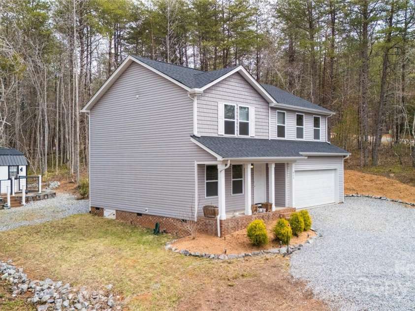 402 Grandview Drive, Rutherfordton, NC 28139.  MLS# CAR4233804, YatesRealty ID 3158. 