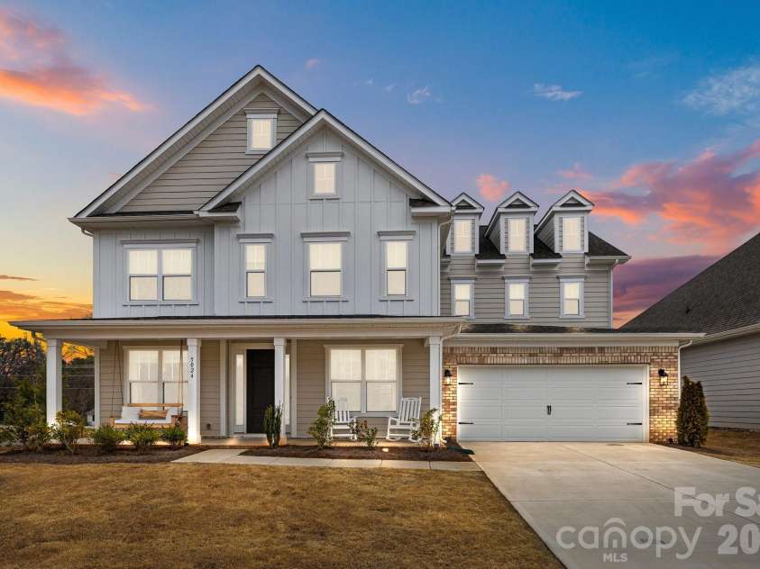 5024 Hillshire Lane, Charlotte, NC 28227.  MLS# CAR4296200, YatesRealty ID 3158. 