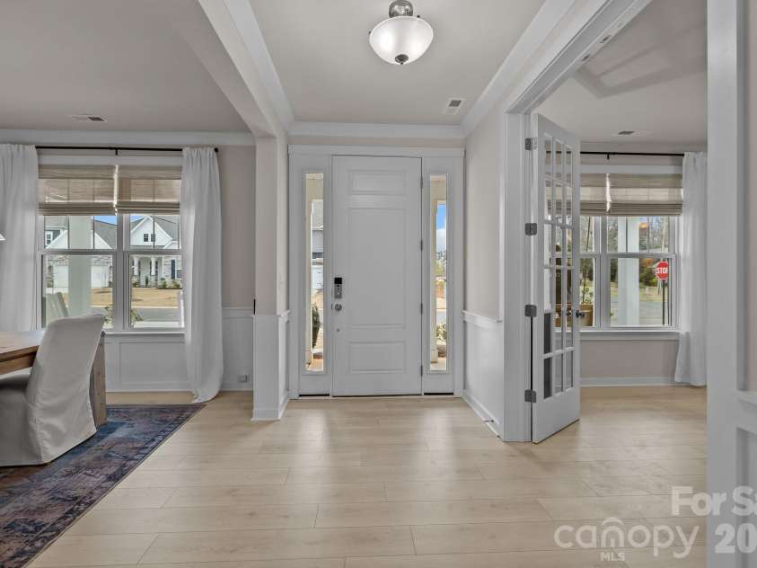 5024 Hillshire Lane, Charlotte, NC 28227.  MLS# CAR4296200, YatesRealty ID 3158. 