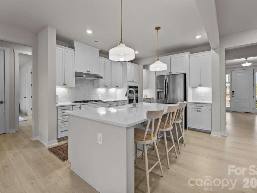 5024 Hillshire Lane, Charlotte, NC 28227.  MLS# CAR4296200, YatesRealty ID 3158. 