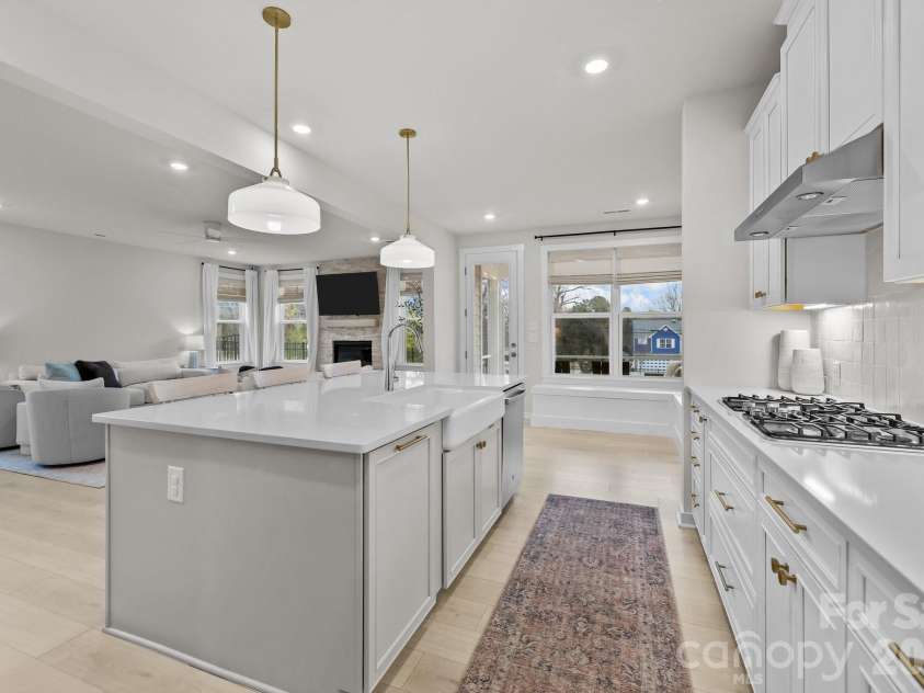 5024 Hillshire Lane, Charlotte, NC 28227.  MLS# CAR4296200, YatesRealty ID 3158. 