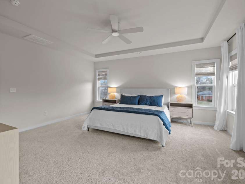 5024 Hillshire Lane, Charlotte, NC 28227.  MLS# CAR4296200, YatesRealty ID 3158. 