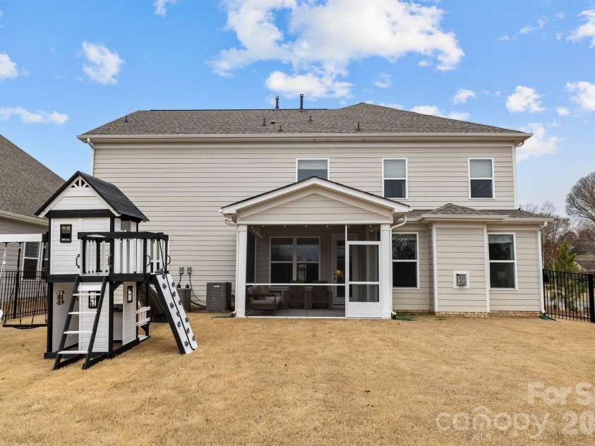 5024 Hillshire Lane, Charlotte, NC 28227.  MLS# CAR4296200, YatesRealty ID 3158. 