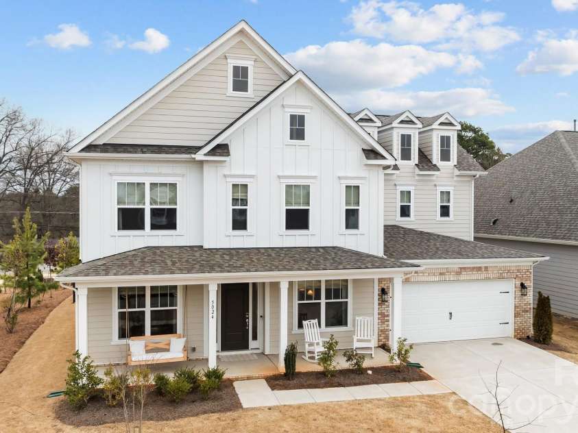5024 Hillshire Lane, Charlotte, NC 28227.  MLS# CAR4296200, YatesRealty ID 3158. 