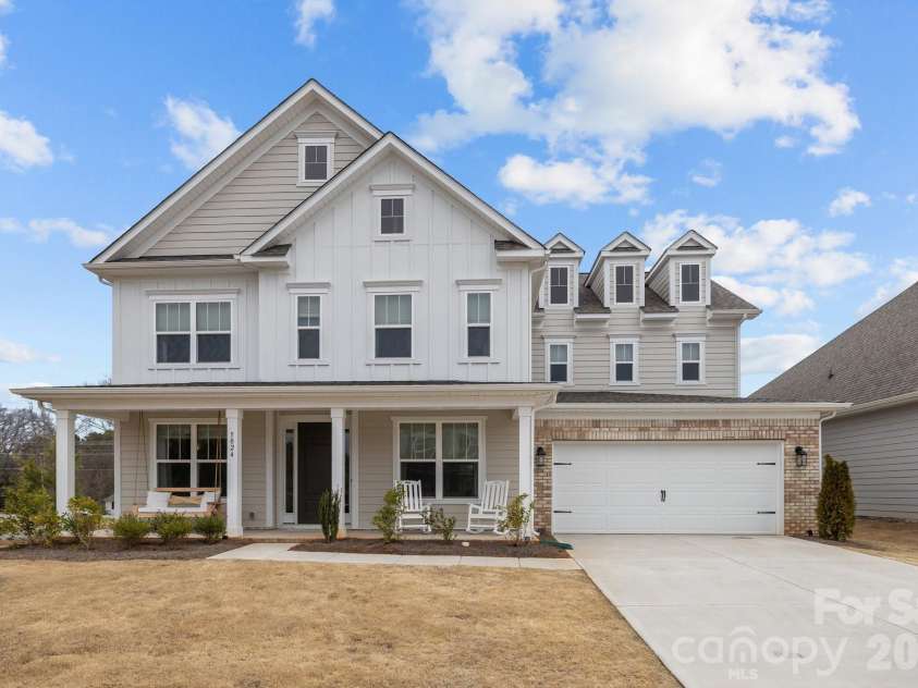 5024 Hillshire Lane, Charlotte, NC 28227.  MLS# CAR4296200, YatesRealty ID 3158. 
