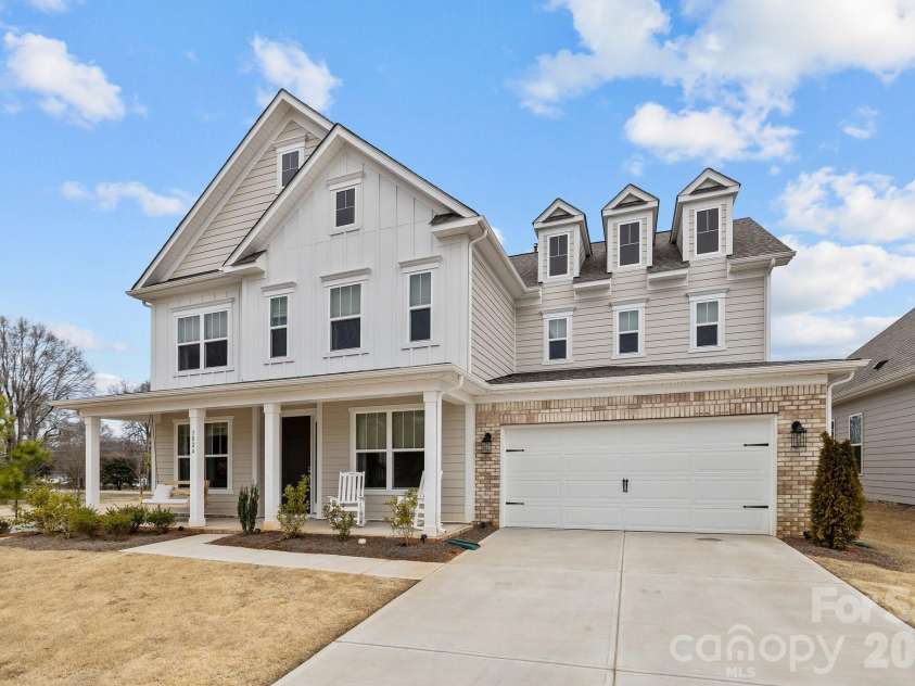 5024 Hillshire Lane, Charlotte, NC 28227.  MLS# CAR4296200, YatesRealty ID 3158. 