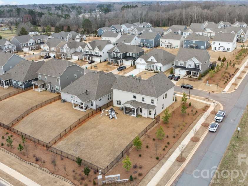 5024 Hillshire Lane, Charlotte, NC 28227.  MLS# CAR4296200, YatesRealty ID 3158. 