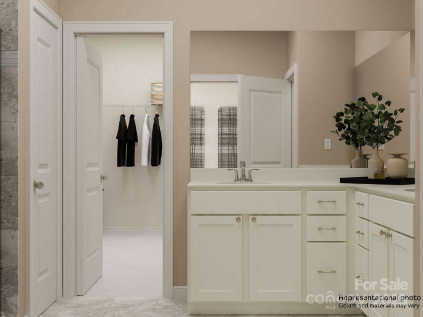 1407 Caracara Court, Cramerton, NC 28012.  MLS# CAR4291236, YatesRealty ID 31580. Owners Bath