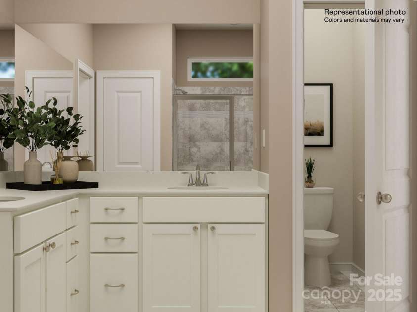 1407 Caracara Court, Cramerton, NC 28012.  MLS# CAR4291236, YatesRealty ID 31580. Owners Bath