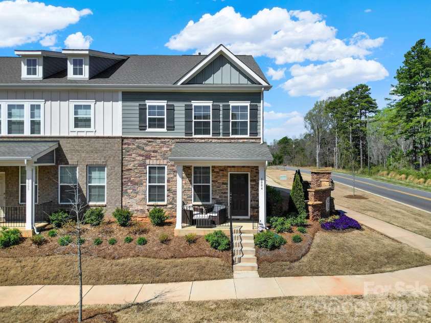 8004 Whitegrove Road, Mint Hill, NC 28227.  MLS# CAR4387300, YatesRealty ID 31581. 