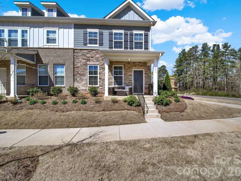 8004 Whitegrove Road, Mint Hill, NC 28227.  MLS# CAR4387300, YatesRealty ID 31581. 