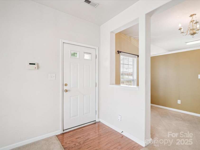 8337 Washoe Pine Lane, Charlotte, NC 28215.  MLS# CAR4290138, YatesRealty ID 31581. 