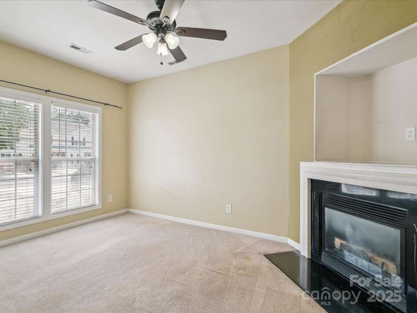 8337 Washoe Pine Lane, Charlotte, NC 28215.  MLS# CAR4290138, YatesRealty ID 31581. 