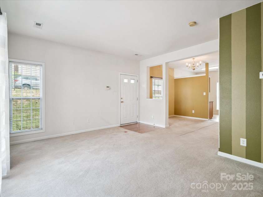 8337 Washoe Pine Lane, Charlotte, NC 28215.  MLS# CAR4290138, YatesRealty ID 31581. 