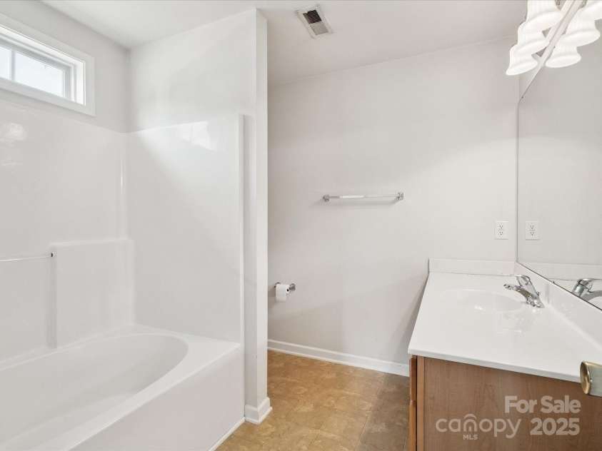 8337 Washoe Pine Lane, Charlotte, NC 28215.  MLS# CAR4290138, YatesRealty ID 31581. 