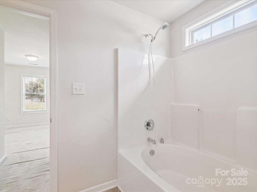 8337 Washoe Pine Lane, Charlotte, NC 28215.  MLS# CAR4290138, YatesRealty ID 31581. 