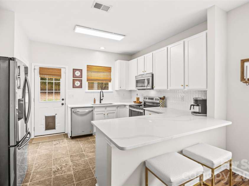 1732 Crabapple Tree Lane, Charlotte, NC 28214.  MLS# CAR4392518, YatesRealty ID 31583. 