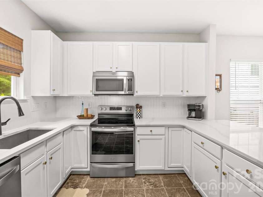 1732 Crabapple Tree Lane, Charlotte, NC 28214.  MLS# CAR4392518, YatesRealty ID 31583. 