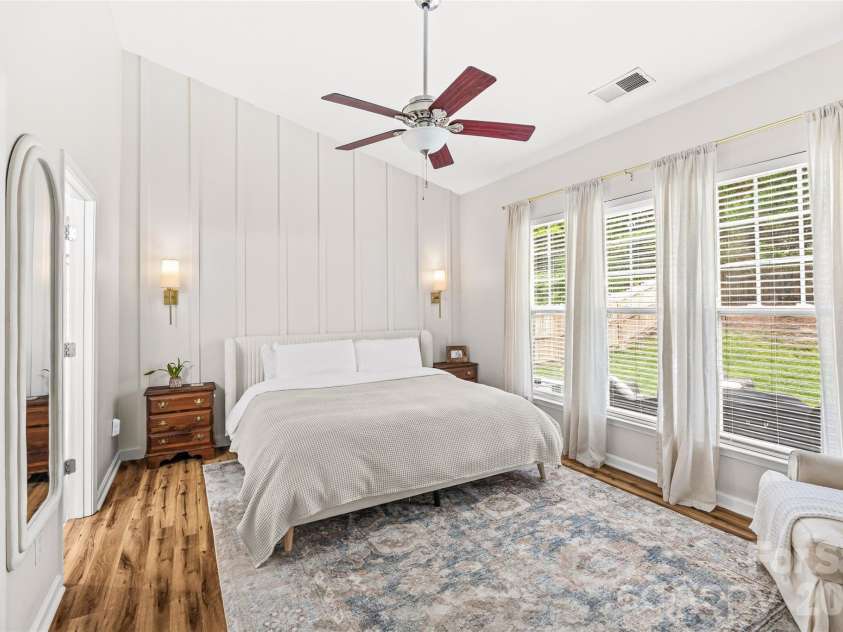 1732 Crabapple Tree Lane, Charlotte, NC 28214.  MLS# CAR4392518, YatesRealty ID 31583. 