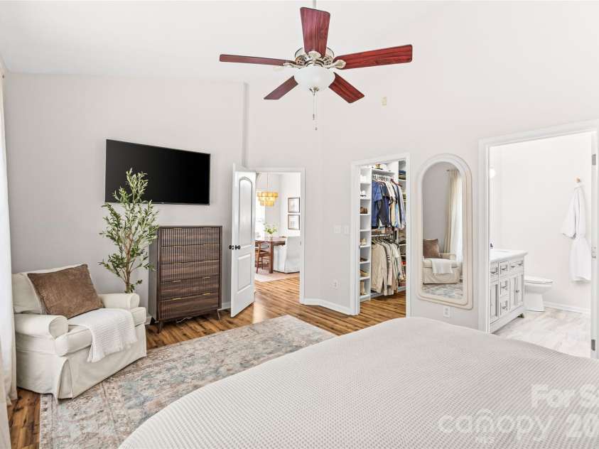 1732 Crabapple Tree Lane, Charlotte, NC 28214.  MLS# CAR4392518, YatesRealty ID 31583. 