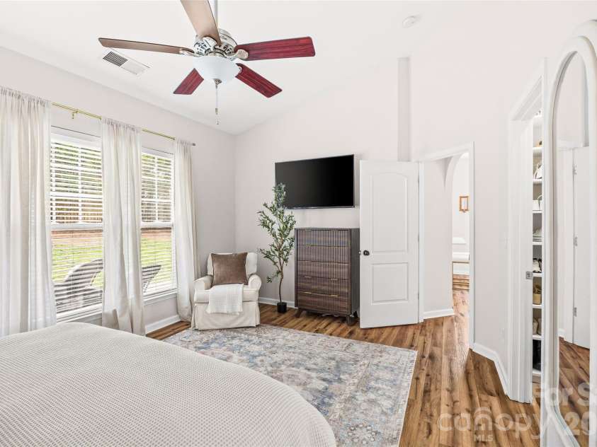 1732 Crabapple Tree Lane, Charlotte, NC 28214.  MLS# CAR4392518, YatesRealty ID 31583. 
