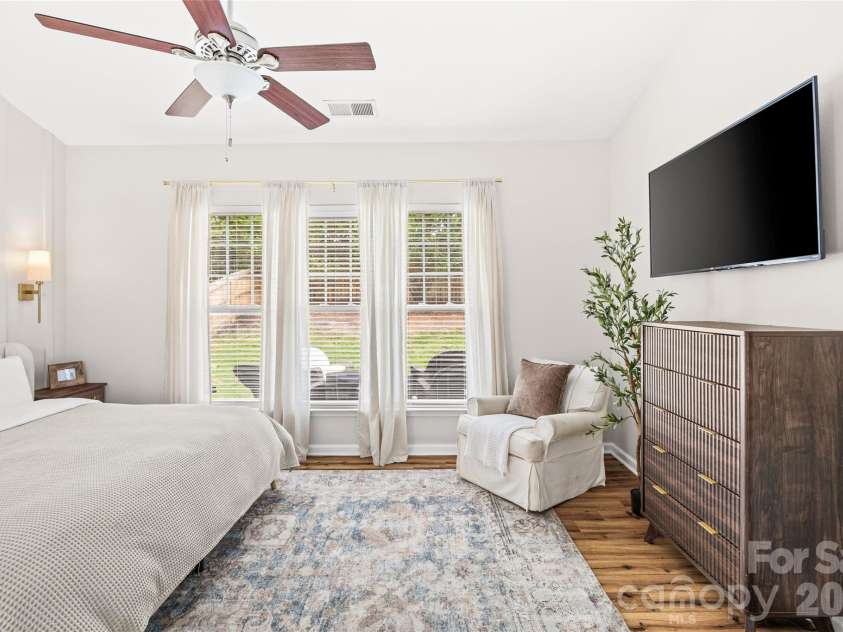 1732 Crabapple Tree Lane, Charlotte, NC 28214.  MLS# CAR4392518, YatesRealty ID 31583. 