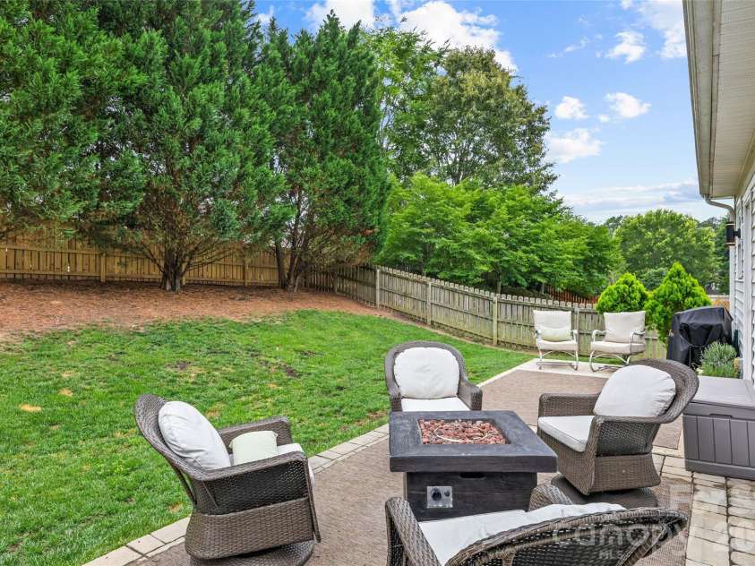 1732 Crabapple Tree Lane, Charlotte, NC 28214.  MLS# CAR4392518, YatesRealty ID 31583. 