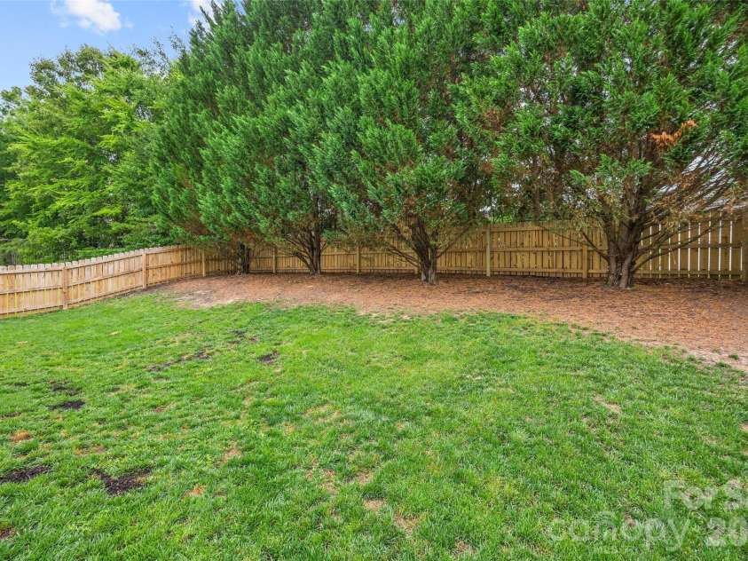 1732 Crabapple Tree Lane, Charlotte, NC 28214.  MLS# CAR4392518, YatesRealty ID 31583. 