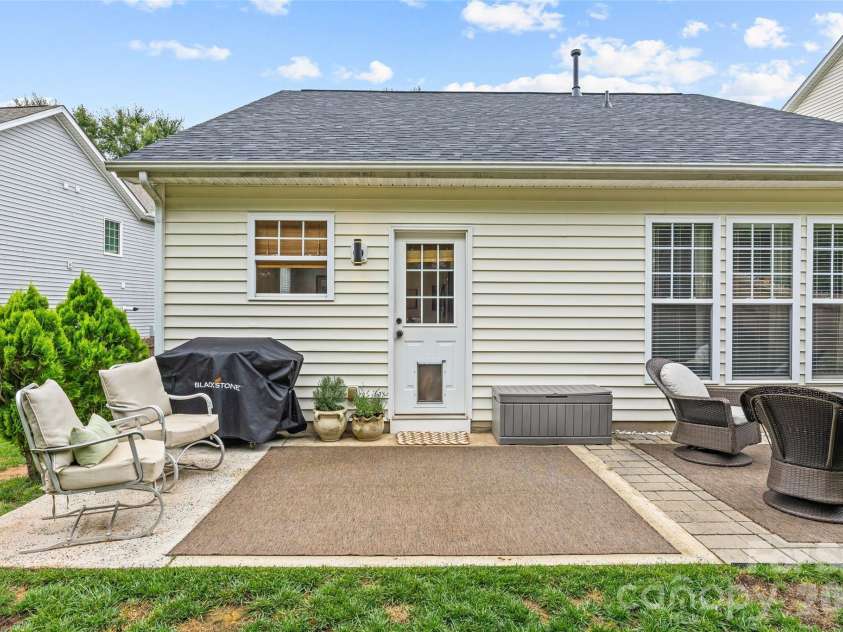 1732 Crabapple Tree Lane, Charlotte, NC 28214.  MLS# CAR4392518, YatesRealty ID 31583. 