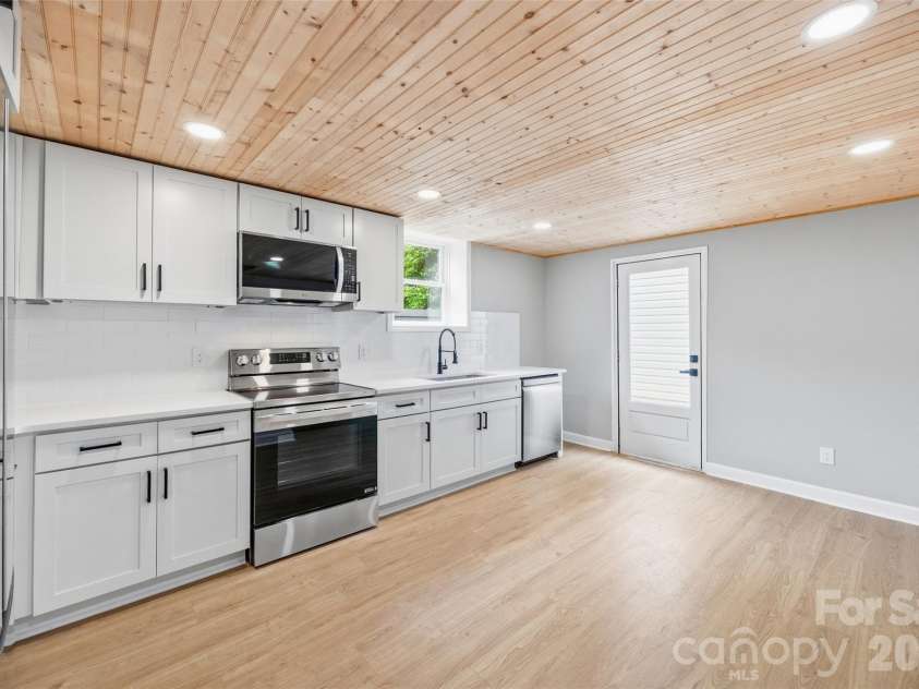 434 Sunnyside Drive, Concord, NC 28025.  MLS# CAR4380840, YatesRealty ID 31584. 