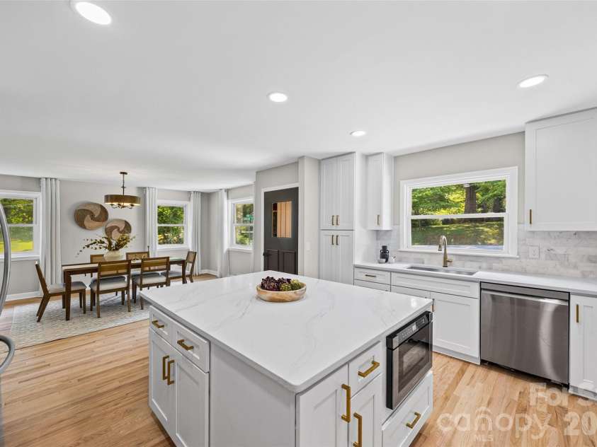 434 Sunnyside Drive, Concord, NC 28025.  MLS# CAR4380840, YatesRealty ID 31584. 