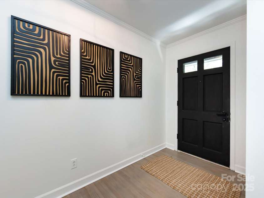 6017 Brace Road, Charlotte, NC 28211.  MLS# CAR4286304, YatesRealty ID 31584. 